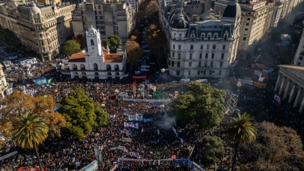 Historia y relevancia política de Plaza Italia en Buenos Aires