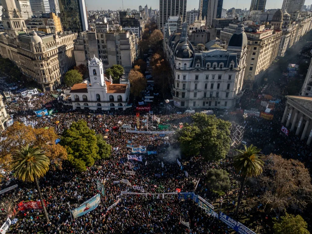 Historia y relevancia política de Plaza Italia en Buenos Aires